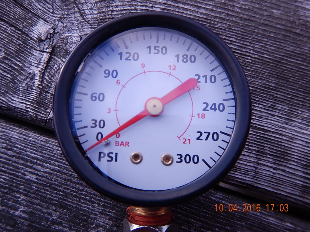 I needed a pressure gauge to do the pressure test, and I bought the cheapest one I could find. The people who make it don't seem to 'do' math: The scale has a tick every 6 psi. USA! USA!